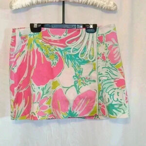 Adorable Lilly Pulitzer Skort.  Classic Lilly Pinks, Blues & Greens.  Size 6.EUC